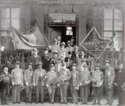 Confederate veterans in front of Camp Hall, 1896.