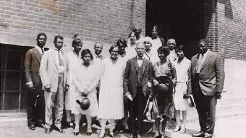 Parker-Gray students and faculty, old school (catalogue BHM2012-2-548)