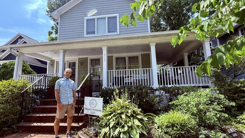 Image of 411 E Alexandria Ave with the Winners of the Beautification Street Award