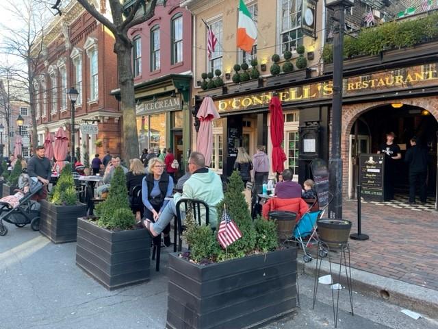 Outdoor dining along King Street
