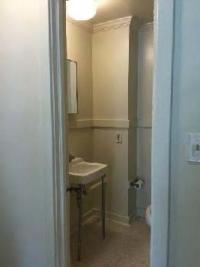 Ramsey Homes Bathroom, second floor (Anna Maas for HABS 2015)