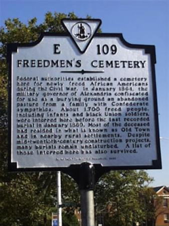 State highway marker for Freedmen's Cemetery, placed in 2000
