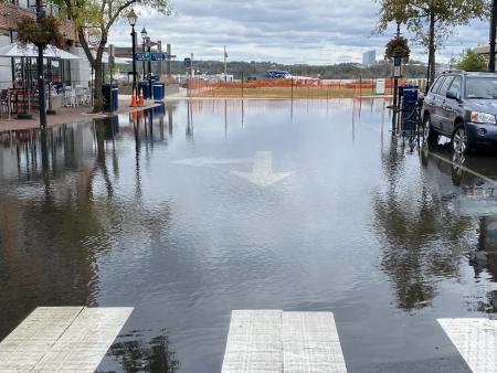 Flooding on the Unit block of King Street, October 2021