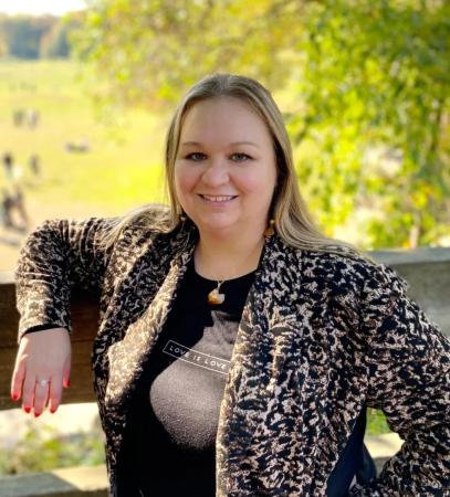 Tammy Barnes Headshot 2
